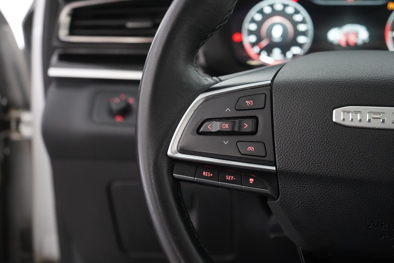 Maxus Euniq 6 2022 Grand Suv - Juuri katsastettu | ACC | 360° Kamera | Panorama | Nahkasisusta | Sähkökontti | Full-LED | Keyless | 2x Latauskaapelit
