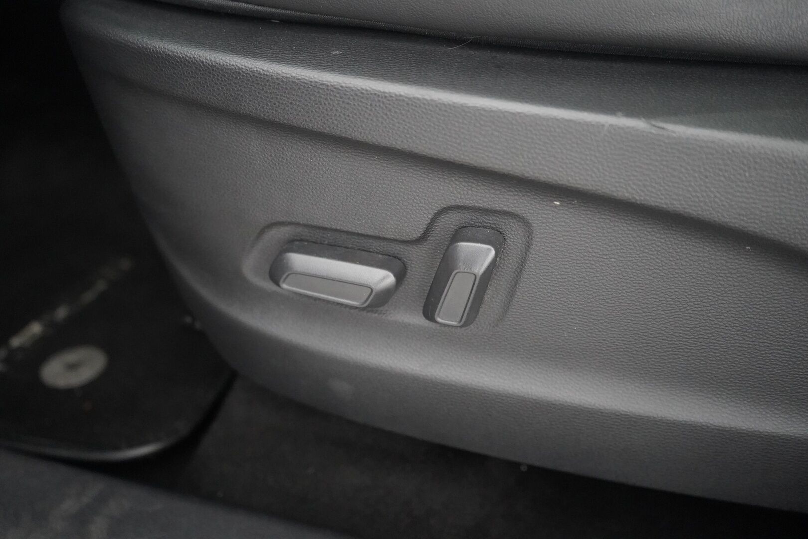 Maxus Euniq 6 2022 Grand Suv - Juuri katsastettu | ACC | 360° Kamera | Panorama | Nahkasisusta | Sähkökontti | Full-LED | Keyless | 2x Latauskaapelit