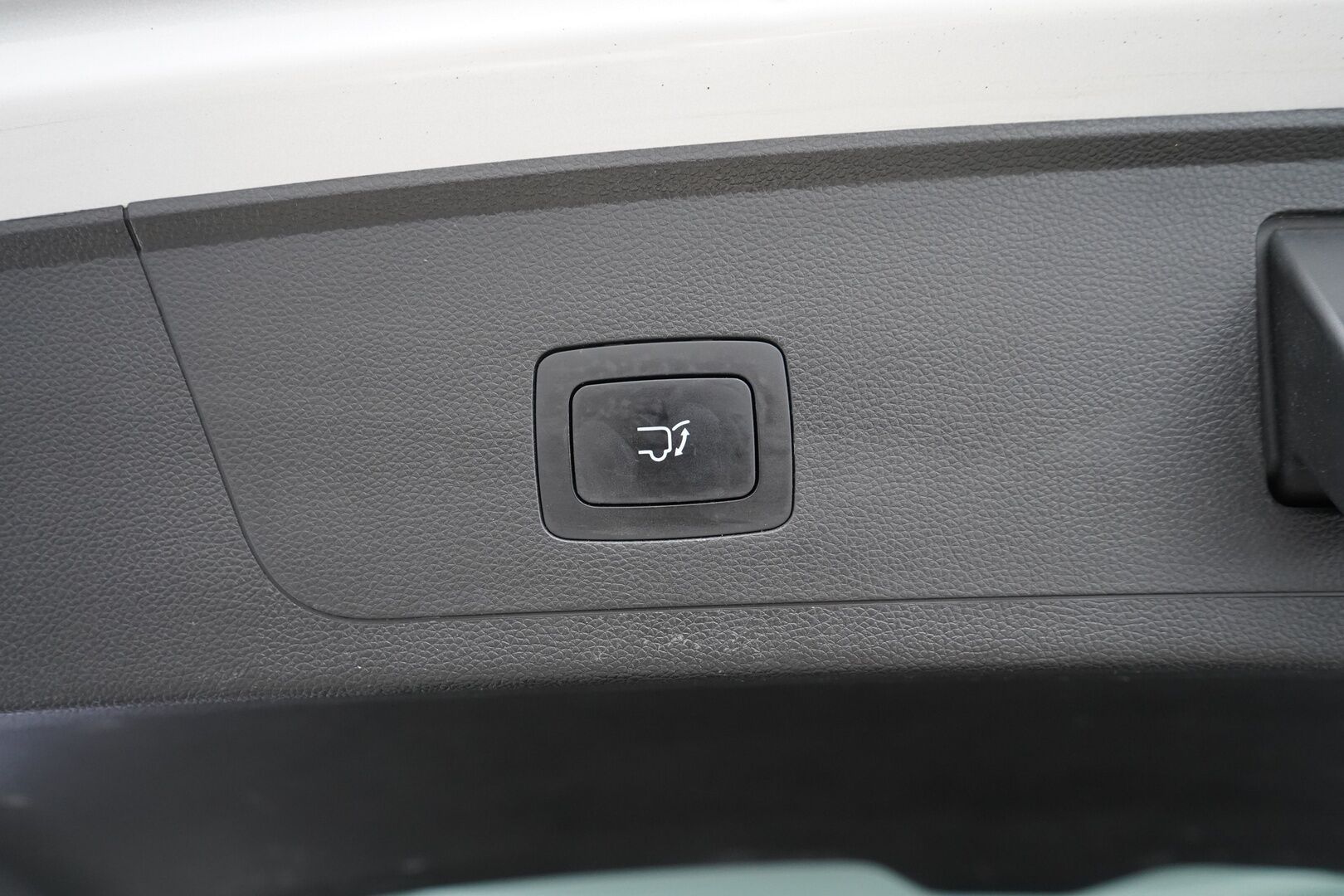 Maxus Euniq 6 2022 Grand Suv - Juuri katsastettu | ACC | 360° Kamera | Panorama | Nahkasisusta | Sähkökontti | Full-LED | Keyless | 2x Latauskaapelit