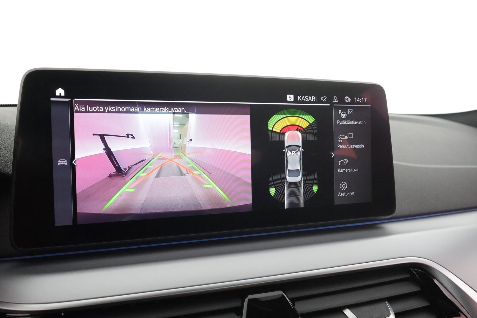 BMW 530 2023 G30 Sedan 530e xDrive A Charged Edition * Adapt.Vakkari / Sporttinahat / Adapt.LED / Peruutuskamera / Navi / Kaistavahti / - 1-om Suomi-auto / Kahdet renkaat aluvanteilla / 2x Latauskaapelit / Merkkihuollot - HULLUT AVAJAISHULINAT KORKOTARJOUS 3,29 %