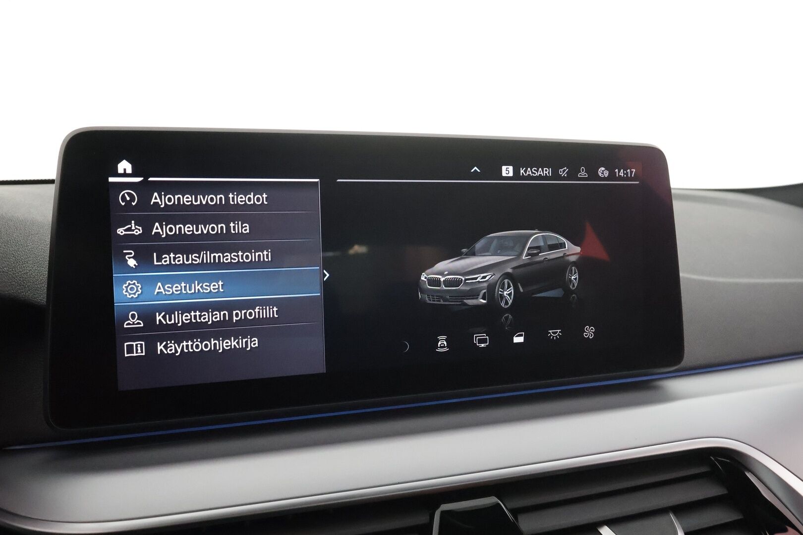 BMW 530 2023 G30 Sedan 530e xDrive A Charged Edition * Adapt.Vakkari / Sporttinahat / Adapt.LED / Peruutuskamera / Navi / Kaistavahti / - 1-om Suomi-auto / Kahdet renkaat aluvanteilla / 2x Latauskaapelit / Merkkihuollot - HULLUT AVAJAISHULINAT KORKOTARJOUS 3,29 %