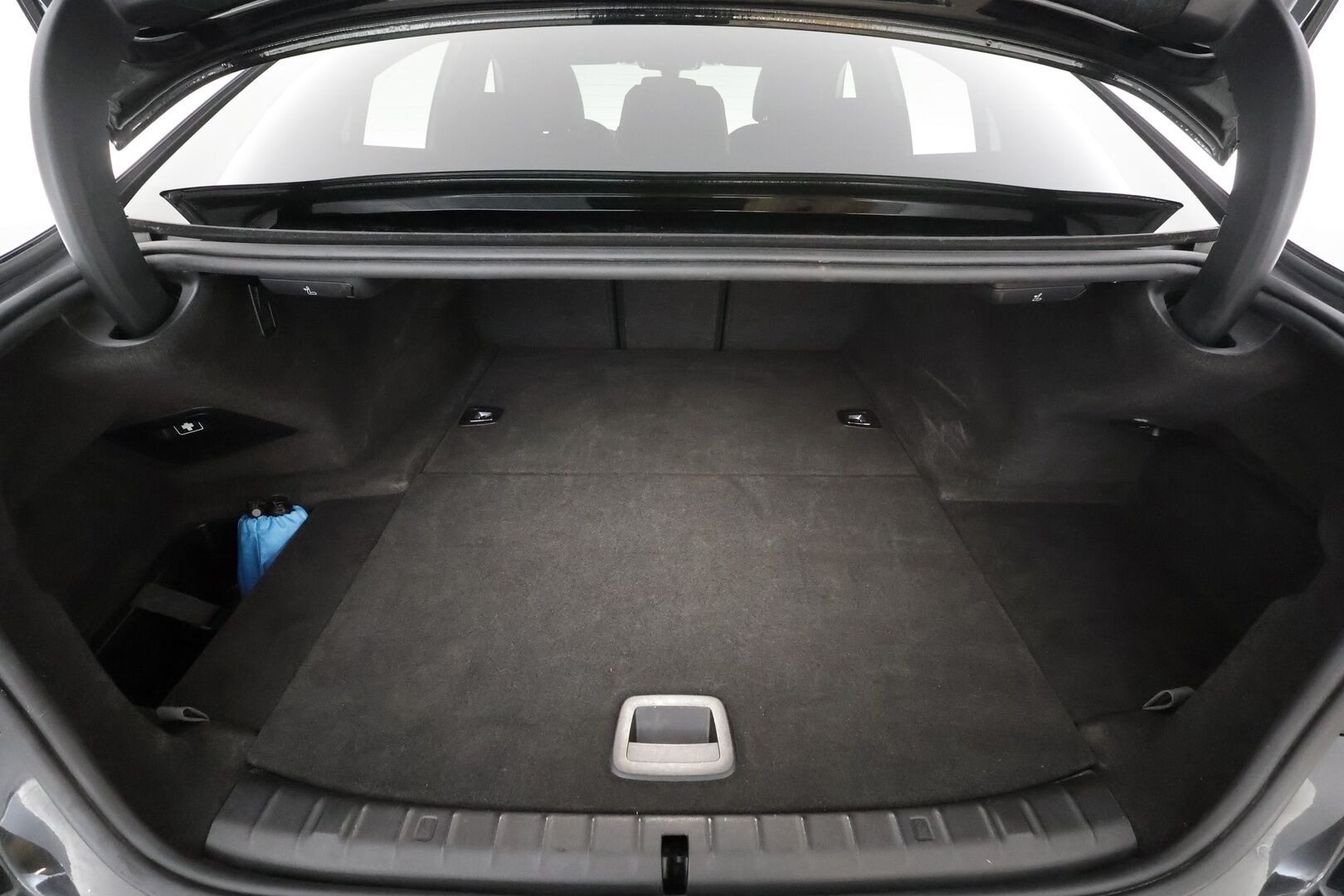 BMW 530 2023 G30 Sedan 530e xDrive A Charged Edition * Adapt.Vakkari / Sporttinahat / Adapt.LED / Peruutuskamera / Navi / Kaistavahti / - 1-om Suomi-auto / Kahdet renkaat aluvanteilla / 2x Latauskaapelit / Merkkihuollot - HULLUT AVAJAISHULINAT KORKOTARJOUS 3,29 %