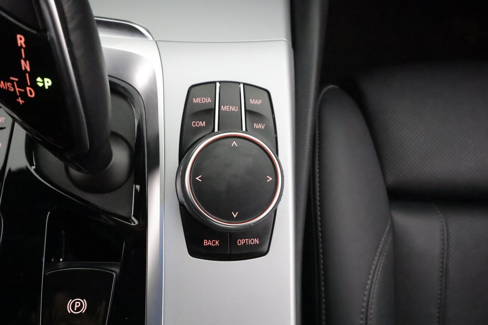 BMW 530 2023 G30 Sedan 530e xDrive A Charged Edition * Adapt.Vakkari / Sporttinahat / Adapt.LED / Peruutuskamera / Navi / Kaistavahti / - 1-om Suomi-auto / Kahdet renkaat aluvanteilla / 2x Latauskaapelit / Merkkihuollot