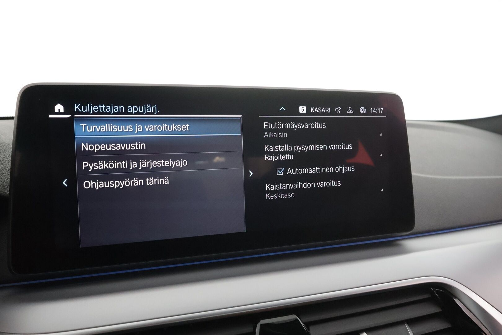 BMW 530 2023 G30 Sedan 530e xDrive A Charged Edition * Adapt.Vakkari / Sporttinahat / Adapt.LED / Peruutuskamera / Navi / Kaistavahti / - 1-om Suomi-auto / Kahdet renkaat aluvanteilla / 2x Latauskaapelit / Merkkihuollot - HULLUT AVAJAISHULINAT KORKOTARJOUS 3,29 %