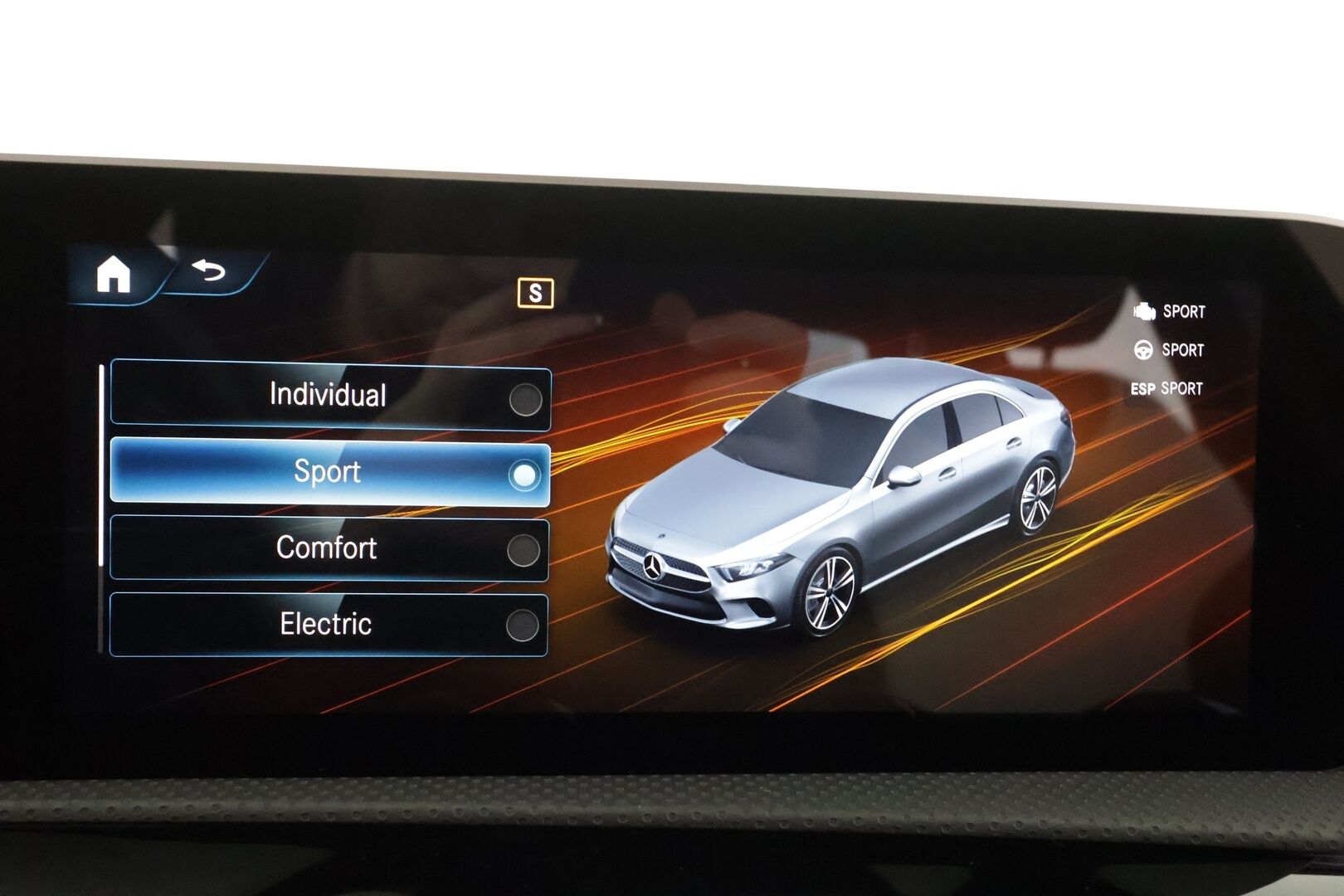 Mercedes-Benz A 2020 250 e A sedan Business AMG EQ Power * Vakkari / P.kamera / Sporttinahat / Widescreen / Navi / IHC *