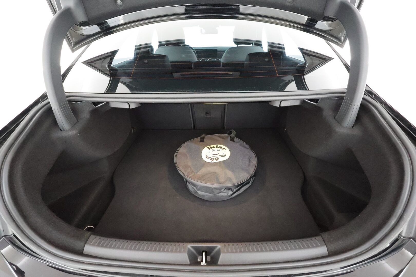 Mercedes-Benz A 2020 250 e A sedan Business AMG EQ Power * Vakkari / P.kamera / Sporttinahat / Widescreen / Navi / IHC *