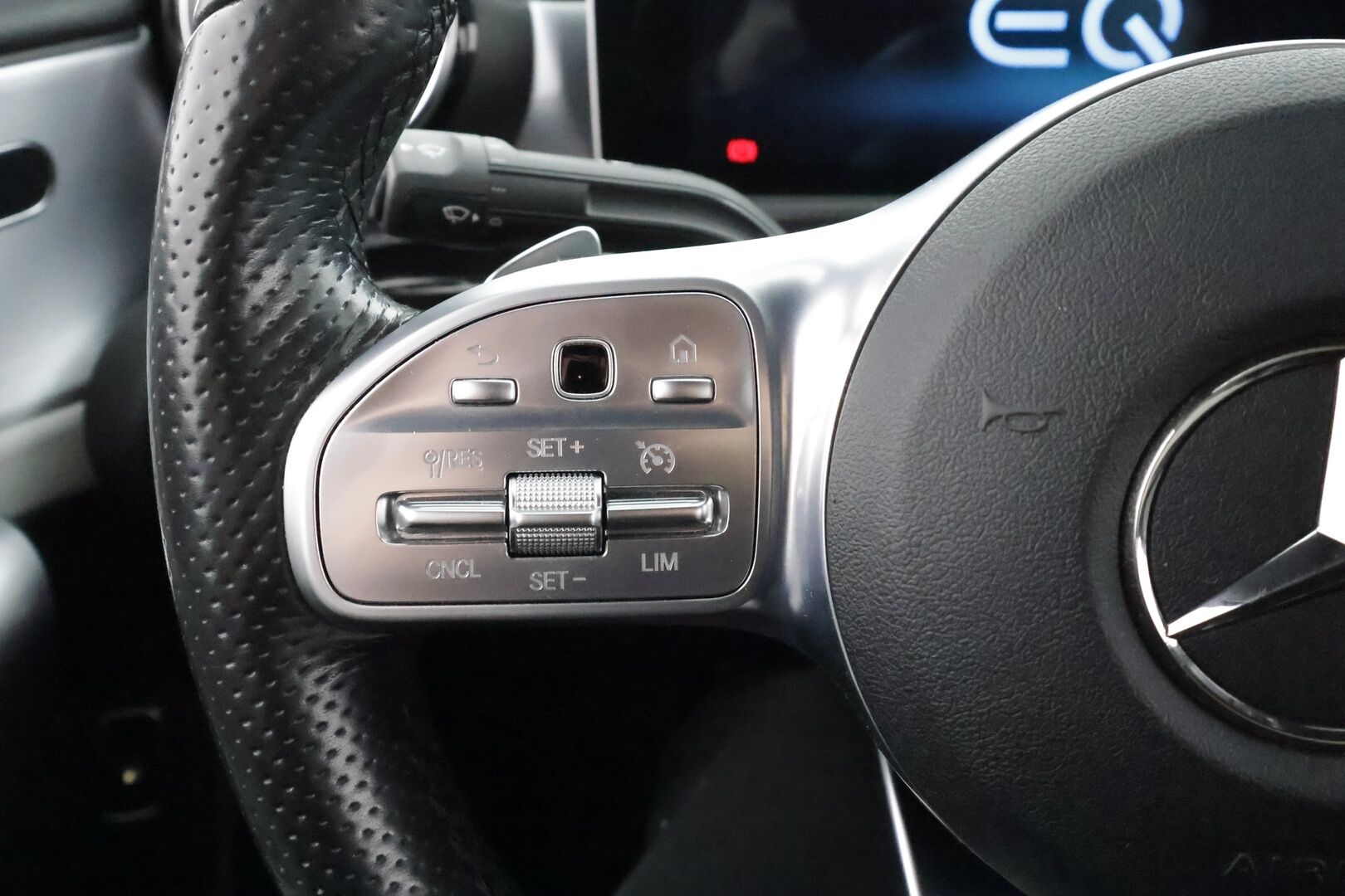 Mercedes-Benz A 2020 250 e A sedan Business AMG EQ Power * Vakkari / P.kamera / Sporttinahat / Widescreen / Navi / IHC *