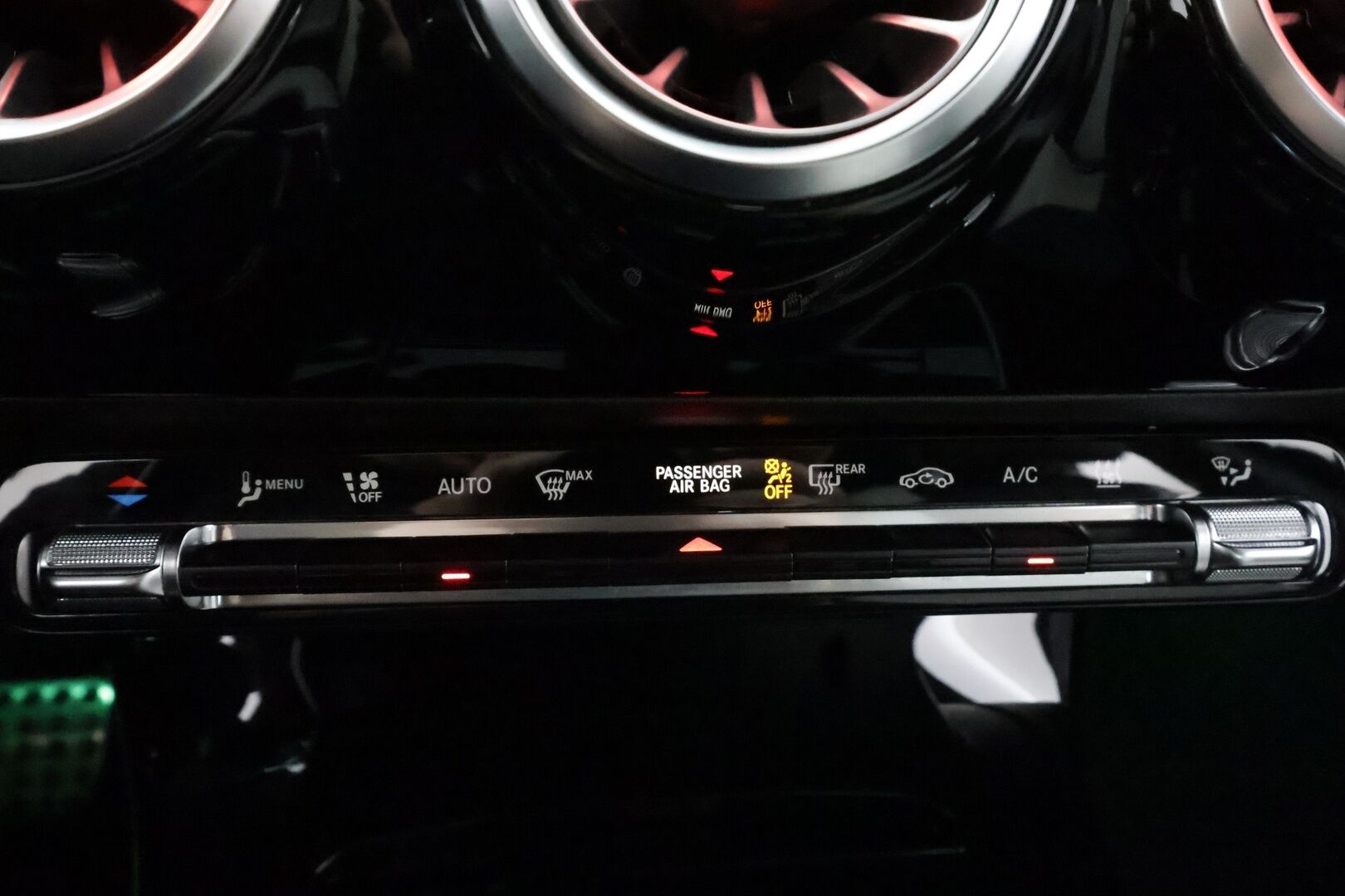 Mercedes-Benz A 2020 250 e A sedan Business AMG EQ Power * Vakkari / P.kamera / Sporttinahat / Widescreen / Navi / IHC *