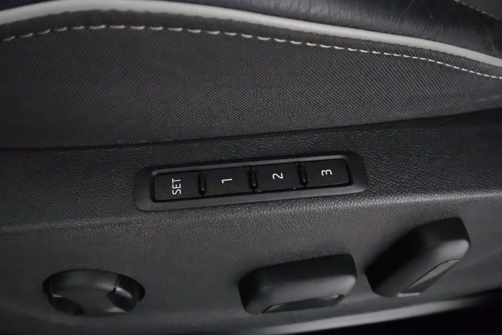 Skoda Enyaq 2022 80x 4x4 SportLine iV *Muistipenkki / Adapt.vakkari / Lämpöpumppu / P-Kamera / Koukku / Matrix LED / Sporttipenkit* - 1.om Suomi-auto / Akku kuntotarkastettu! / Merkkihuollettu / 2x vanteet
