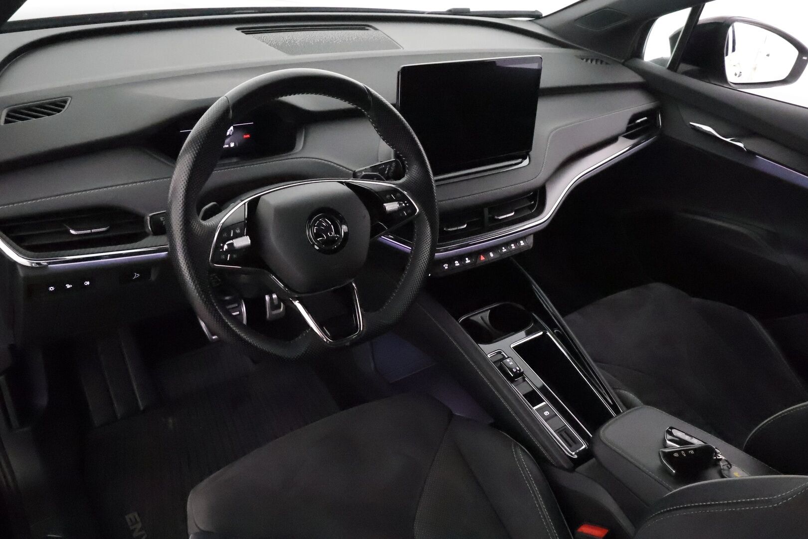 Skoda Enyaq 2022 80x 4x4 SportLine iV *Muistipenkki / ACC / Lämpöpumppu / Kamera / Koukku / Matrix LED / Sporttipenkit* - 1.om Suomi-auto / SoH 92.4% / Merkkihuollettu / Kahdet Skodan vanteet / ALV - Osta nyt, maksa vasta ensi vuonna