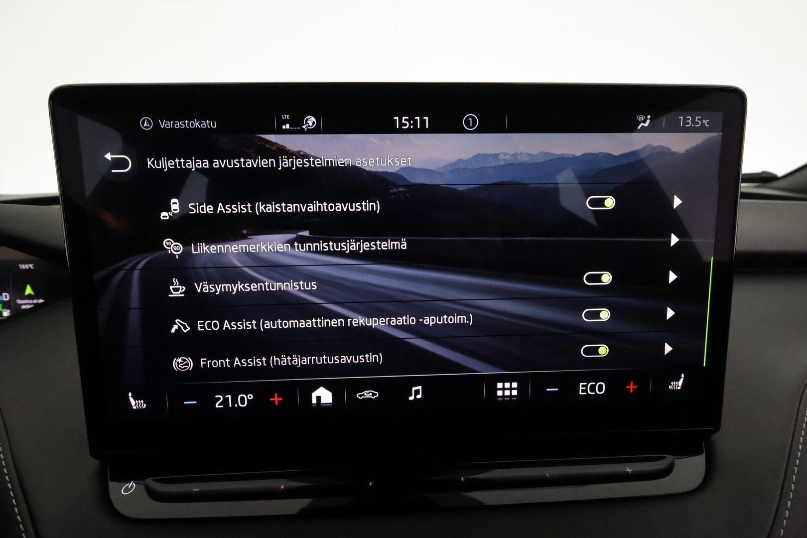 Skoda Enyaq 2022 80x 4x4 SportLine iV *Muistipenkki / ACC / Lämpöpumppu / Kamera / Koukku / Matrix LED / Sporttipenkit* - 1.om Suomi-auto / SoH 92.4% / Merkkihuollettu / Kahdet Skodan vanteet / ALV - Osta nyt, maksa vasta ensi vuonna