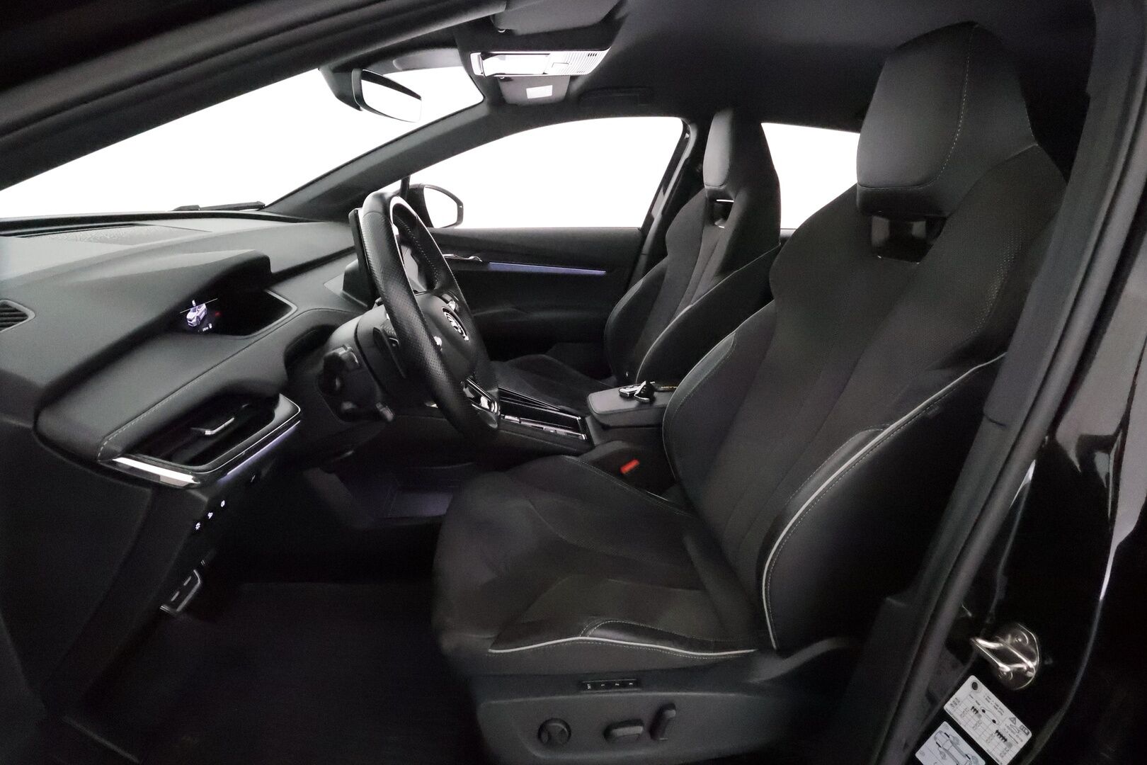 Skoda Enyaq 2022 80x 4x4 SportLine iV *Muistipenkki / ACC / Lämpöpumppu / Kamera / Koukku / Matrix LED / Sporttipenkit* - 1.om Suomi-auto / SoH 92.4% / Merkkihuollettu / Kahdet Skodan vanteet / ALV - Osta nyt, maksa vasta ensi vuonna