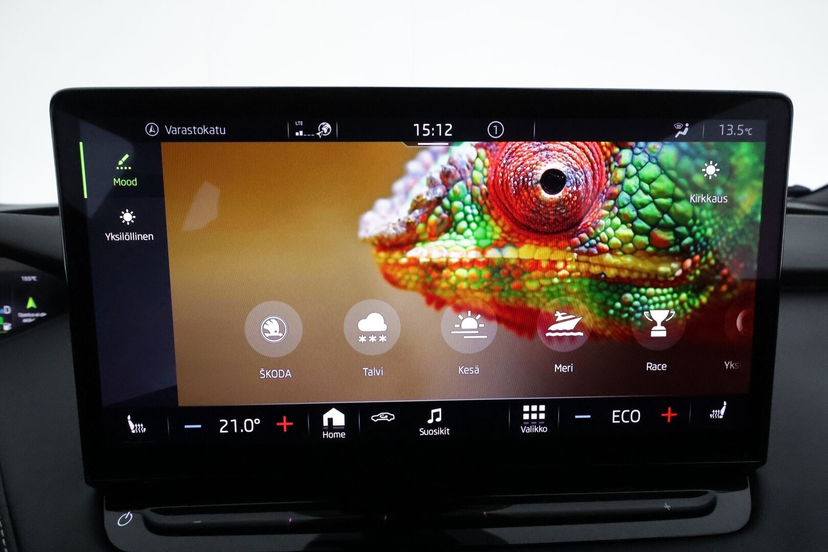 Skoda Enyaq 2022 80x 4x4 SportLine iV *Muistipenkki / ACC / Lämpöpumppu / Kamera / Koukku / Matrix LED / Sporttipenkit* - 1.om Suomi-auto / SoH 92.4% / Merkkihuollettu / Kahdet Skodan vanteet / ALV - Osta nyt, maksa vasta ensi vuonna