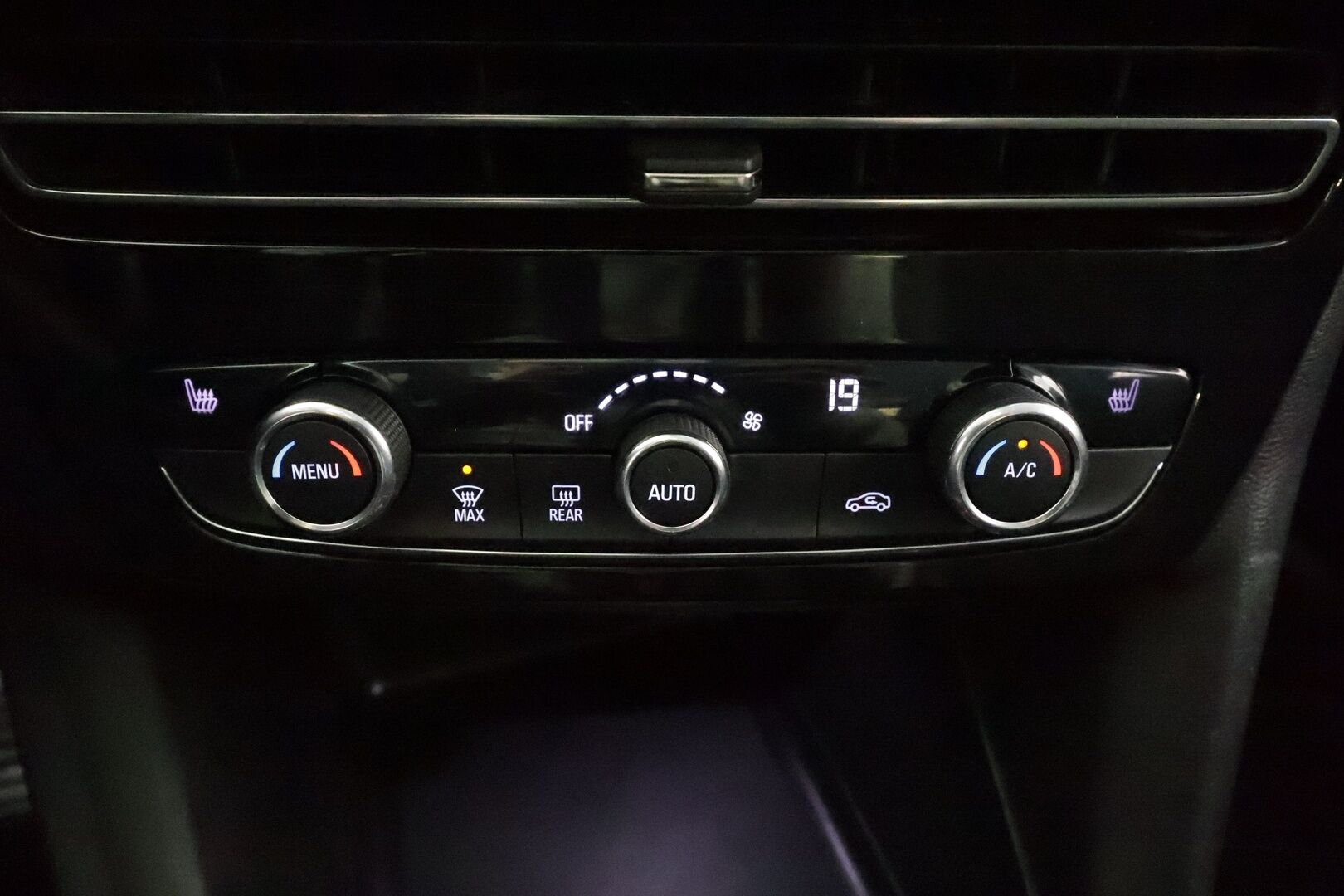 Opel Mokka-e 2022 Comfort 136 automaatti * Vakkari / P.Kamera / LED / Autom Ilmastointi * - Kahdet Renkaat / Suomi-auto