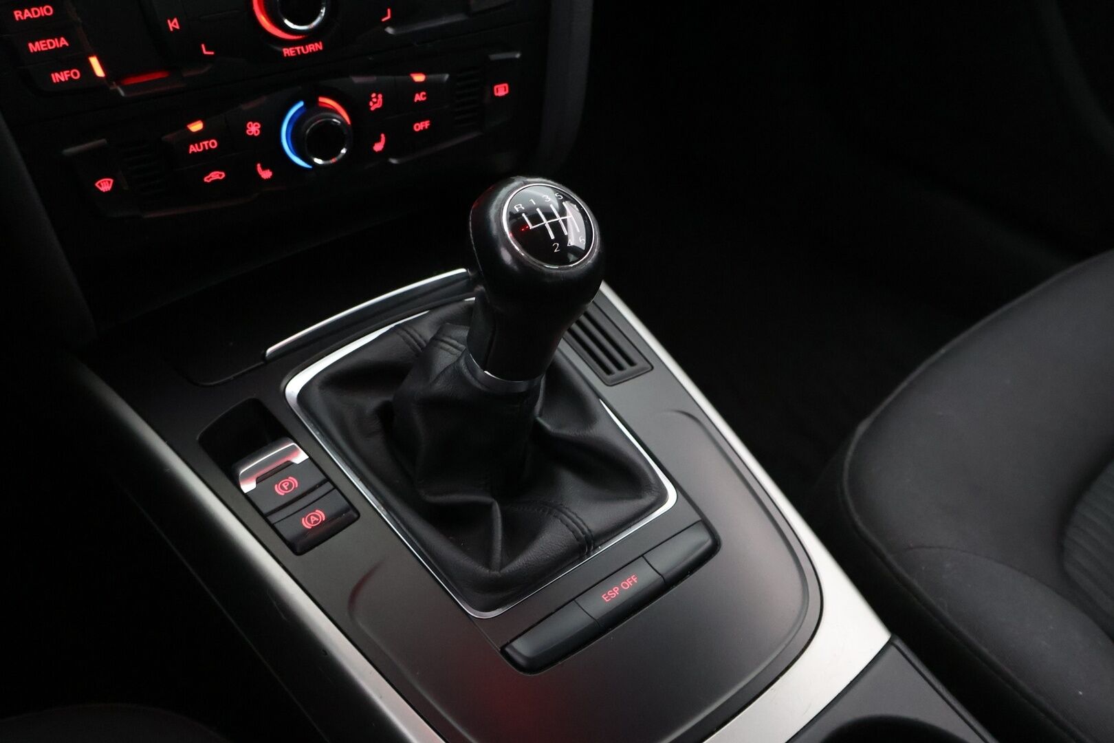 Audi A4 2008 Sedan 2,0 TDI (DPF) 125 kW Business MYYDÄÄN HUUTOKAUPAT.COM!