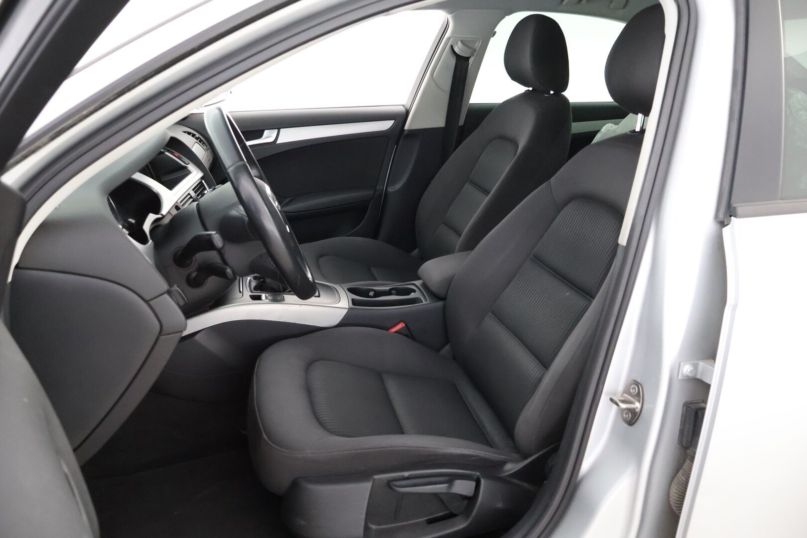 Audi A4 2008 Sedan 2,0 TDI (DPF) 125 kW Business MYYDÄÄN HUUTOKAUPAT.COM!