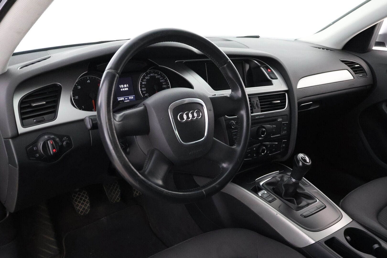 Audi A4 2008 Sedan 2,0 TDI (DPF) 125 kW Business MYYDÄÄN HUUTOKAUPAT.COM!