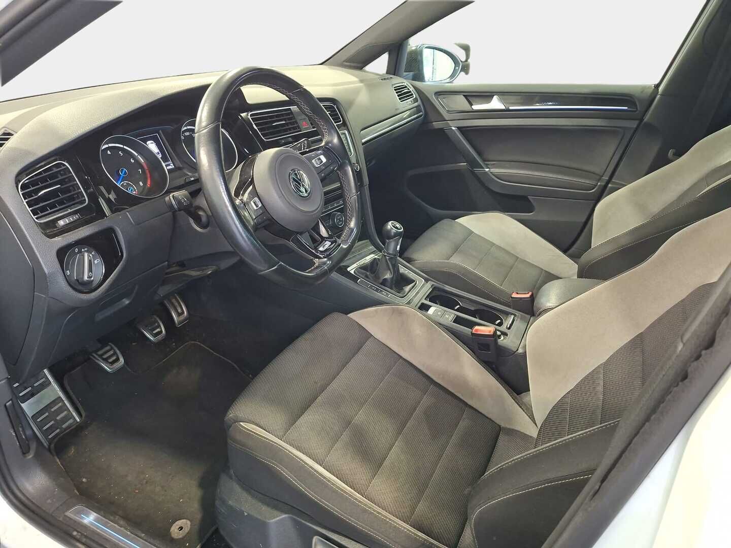 Volkswagen Golf 2015 R 2.0 TSI 4motion - Panorama | Tutkat | Ambient | LED | Vakkari | Sporttipenkit 