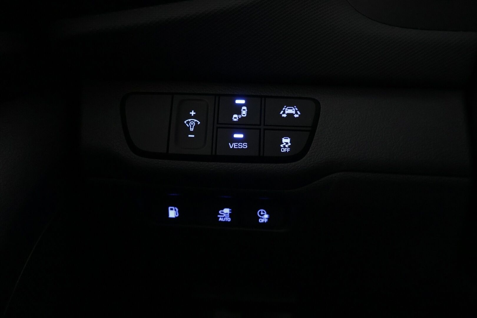 HYUNDAI IONIQ PLUG-IN 2019 1.6 AT Premium Plug-in  * Adapt.Vakkari / Navi / P-kamera / Infinity Premium Audio!! - *1vuosi ja 9kk leimaa!! / Kahdet hyvät renkaat!!*