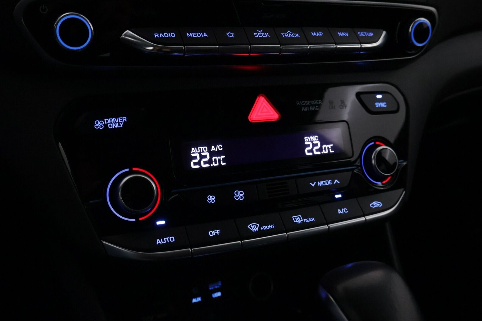 HYUNDAI IONIQ PLUG-IN 2019 1.6 AT Premium Plug-in  * Adapt.Vakkari / Navi / P-kamera / Infinity Premium Audio!! - *1vuosi ja 9kk leimaa!! / Kahdet hyvät renkaat!!*