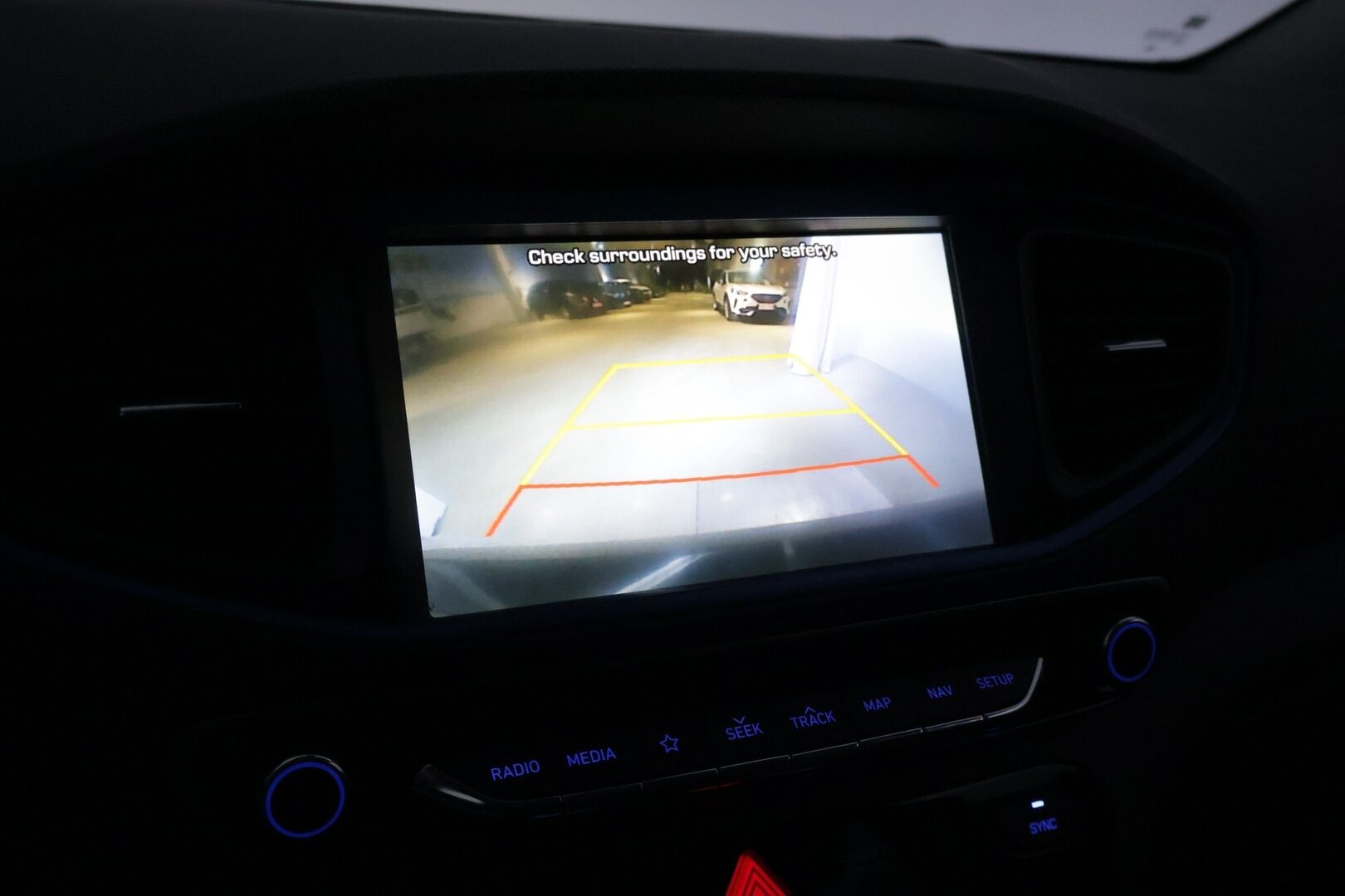 HYUNDAI IONIQ PLUG-IN 2019 1.6 AT Premium Plug-in  * Adapt.Vakkari / Navi / P-kamera / Infinity Premium Audio!! - *1vuosi ja 9kk leimaa!! / Kahdet hyvät renkaat!!*