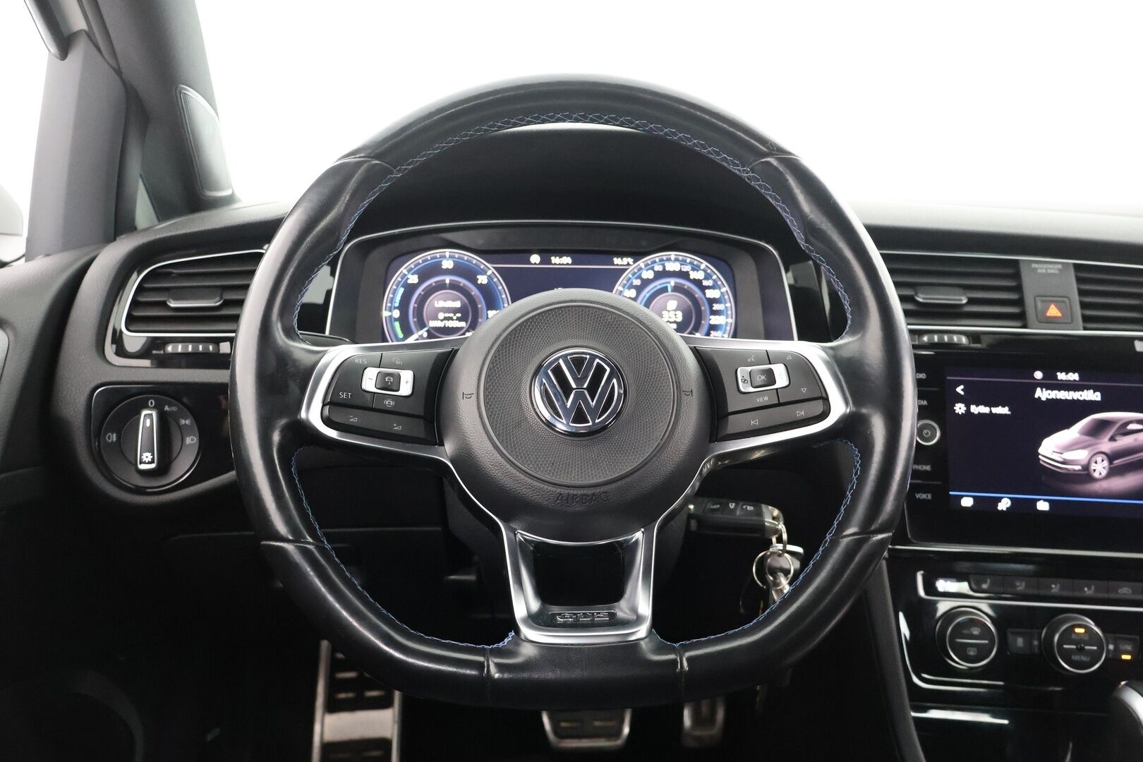 VOLKSWAGEN GOLF 2020 GTE Plug-In Hybrid 150 kW / Digimittaristo / Adapt.Vak / Webasto / LED - Merkkihuollettu / 2x omat vanteet!