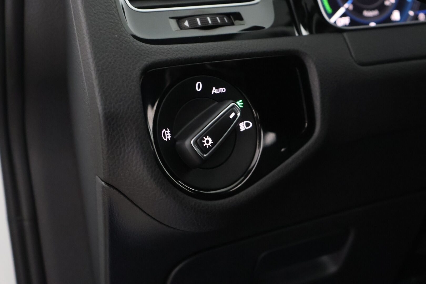 VOLKSWAGEN GOLF 2020 GTE Plug-In Hybrid 150 kW / Digimittaristo / Adapt.Vak / Webasto / LED - Merkkihuollettu / 2x omat vanteet!