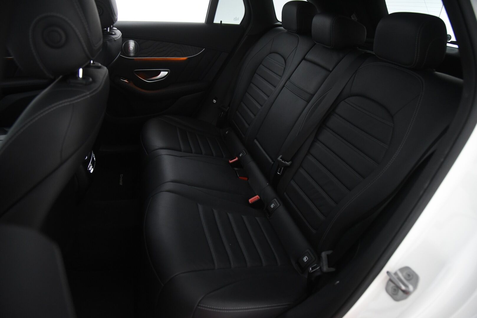Mercedes-Benz GLC 2018 350 e 4Matic AMG / HUD / Burmester / 360-Kamera / Panorama / Nahat / Koukku / Ilma-alusta