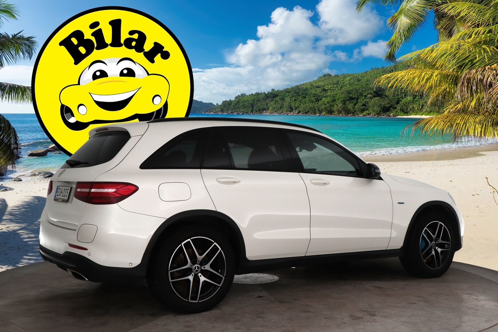 Mercedes-Benz GLC 2018 350 e 4Matic AMG / HUD / Burmester / 360-Kamera / Panorama / Nahat / Koukku / Ilma-alusta
