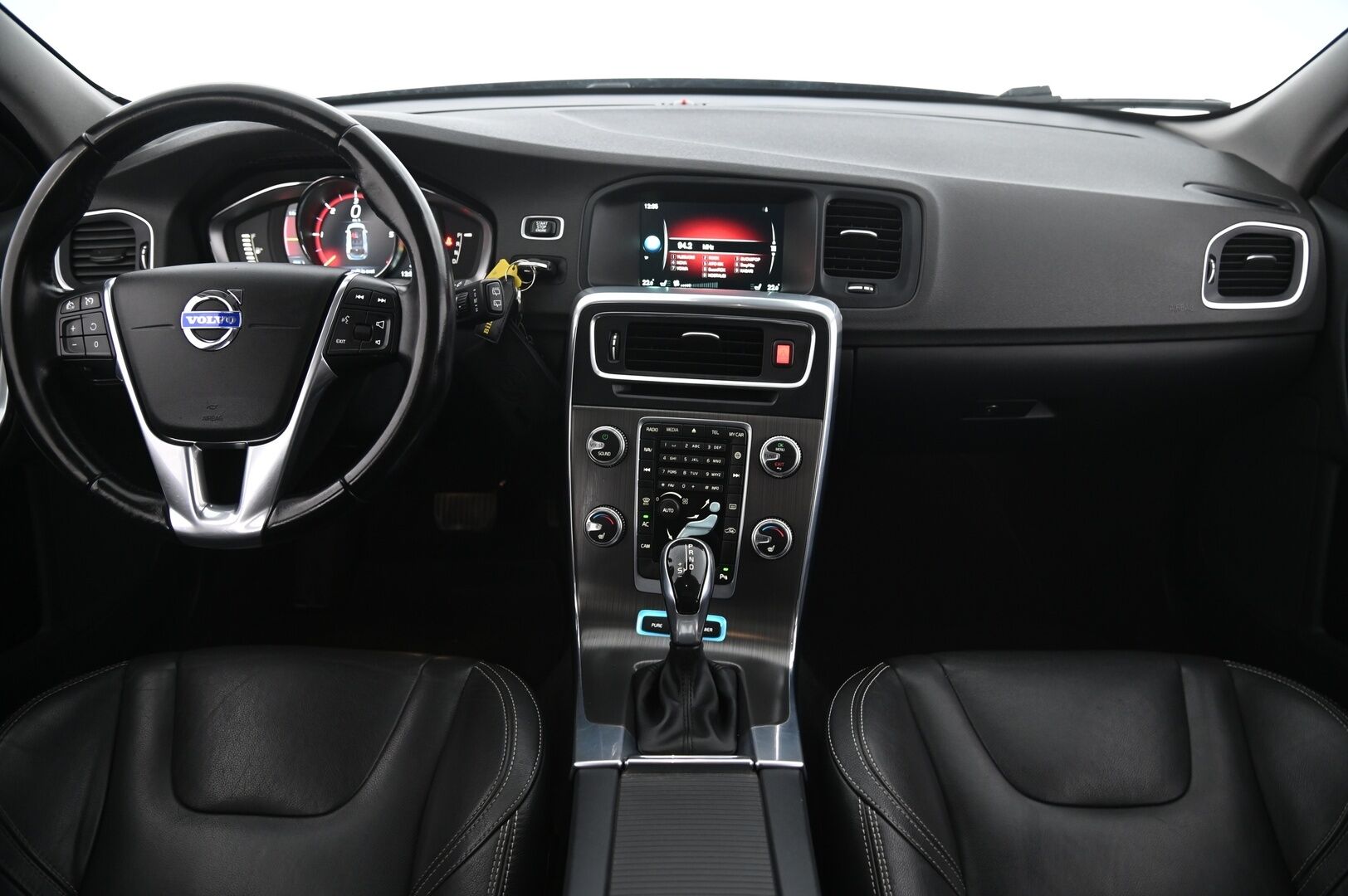 Volvo V60 2016 D5 AWD Twin Engine Classic Momentum aut - *Kattoluukku / Webasto / VOC / Keyless / Sähkönahat / Juuri huollettu!*