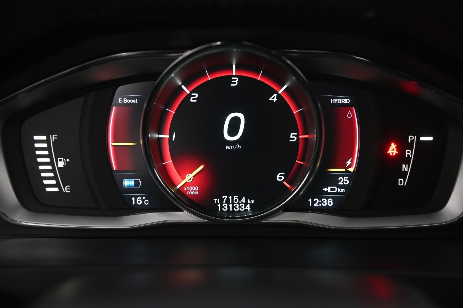 Volvo V60 2016 D5 AWD Twin Engine Classic Momentum aut - *Kattoluukku / Webasto / VOC / Keyless / Sähkönahat / Juuri huollettu!*