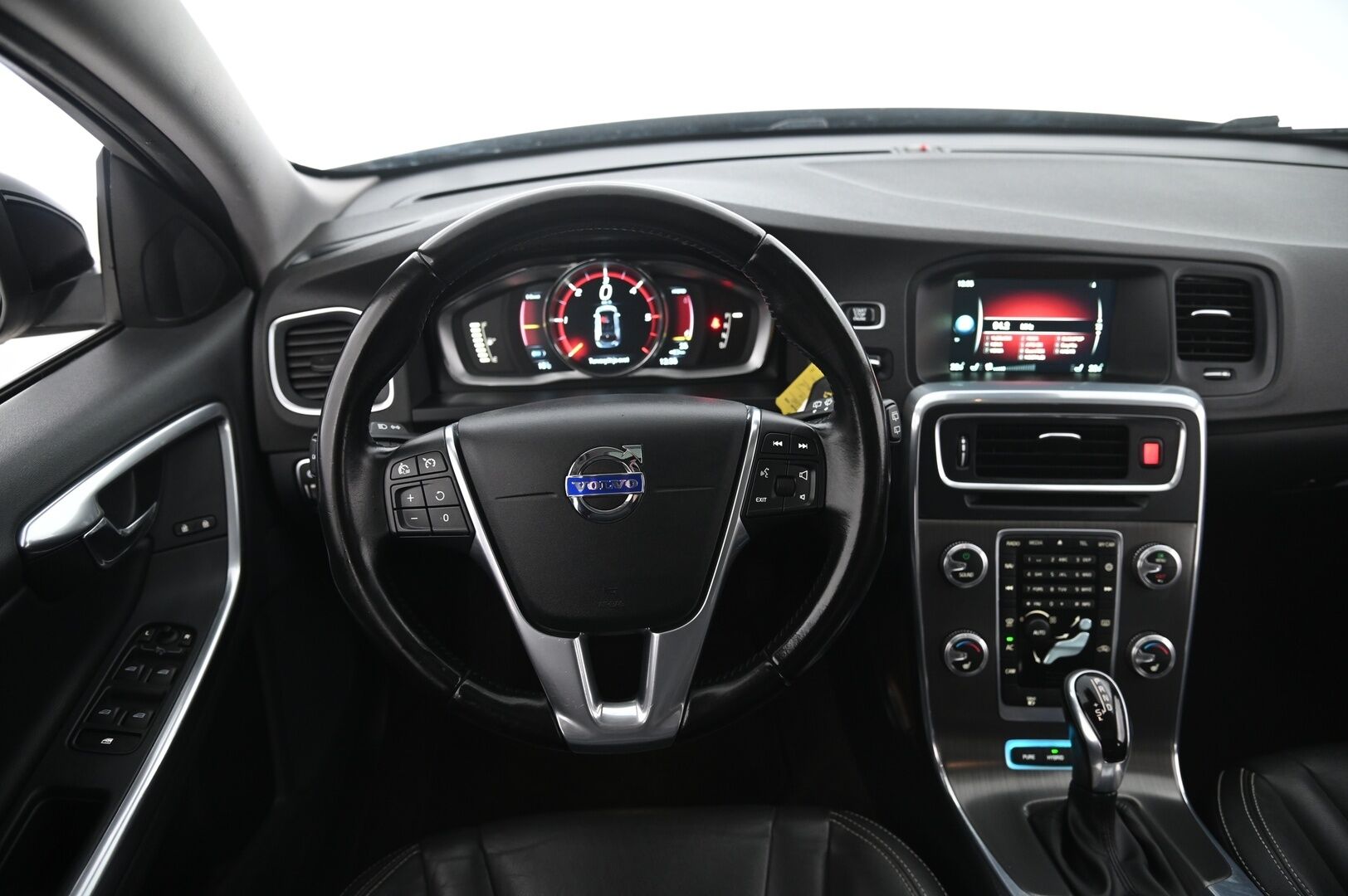 Volvo V60 2016 D5 AWD Twin Engine Classic Momentum aut - *Kattoluukku / Webasto / VOC / Keyless / Sähkönahat / Juuri huollettu!*