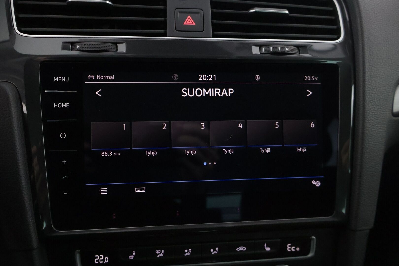 Volkswagen Golf 2019 e-Golf 100 kW (136 hv) automaatti * ACC / BLIS / Nahkapenkit! / Digimittaristo / Kessy / Lane Assist / Ledit / P.kamera* - * Nahkapenkeillä varusteltu asiallinen e-Golf kovilla varusteilla ! * - Osta nyt, maksa vasta ensi vuonna