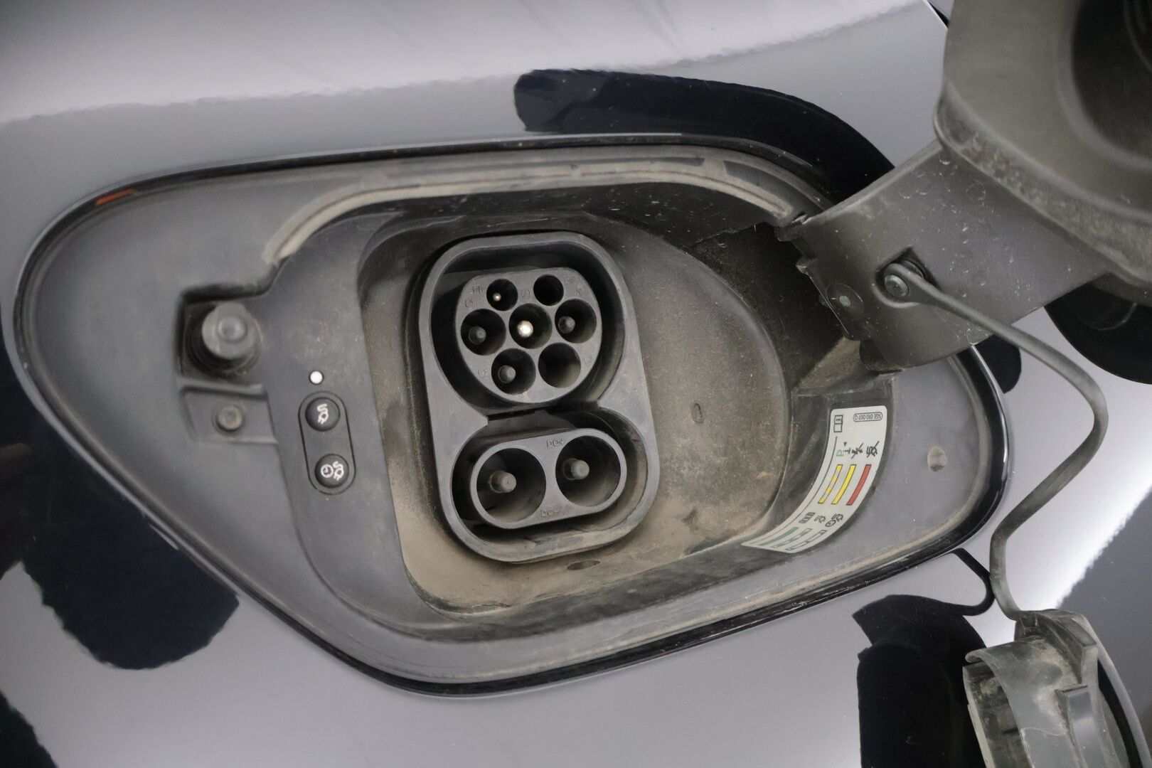 Volkswagen Golf 2019 e-Golf 100 kW (136 hv) automaatti * ACC / BLIS / Nahkapenkit! / Digimittaristo / Kessy / Lane Assist / Ledit / P.kamera* - * Nahkapenkeillä varusteltu asiallinen e-Golf kovilla varusteilla ! * - Osta nyt, maksa vasta ensi vuonna