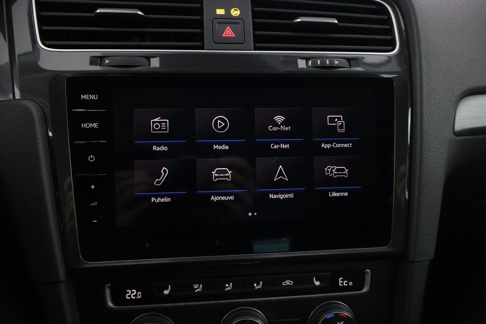 Volkswagen Golf 2019 e-Golf 100 kW (136 hv) automaatti * ACC / BLIS / Nahkapenkit! / Digimittaristo / Kessy / Lane Assist / Ledit / P.kamera* - * Nahkapenkeillä varusteltu asiallinen e-Golf kovilla varusteilla ! * - Osta nyt, maksa vasta ensi vuonna