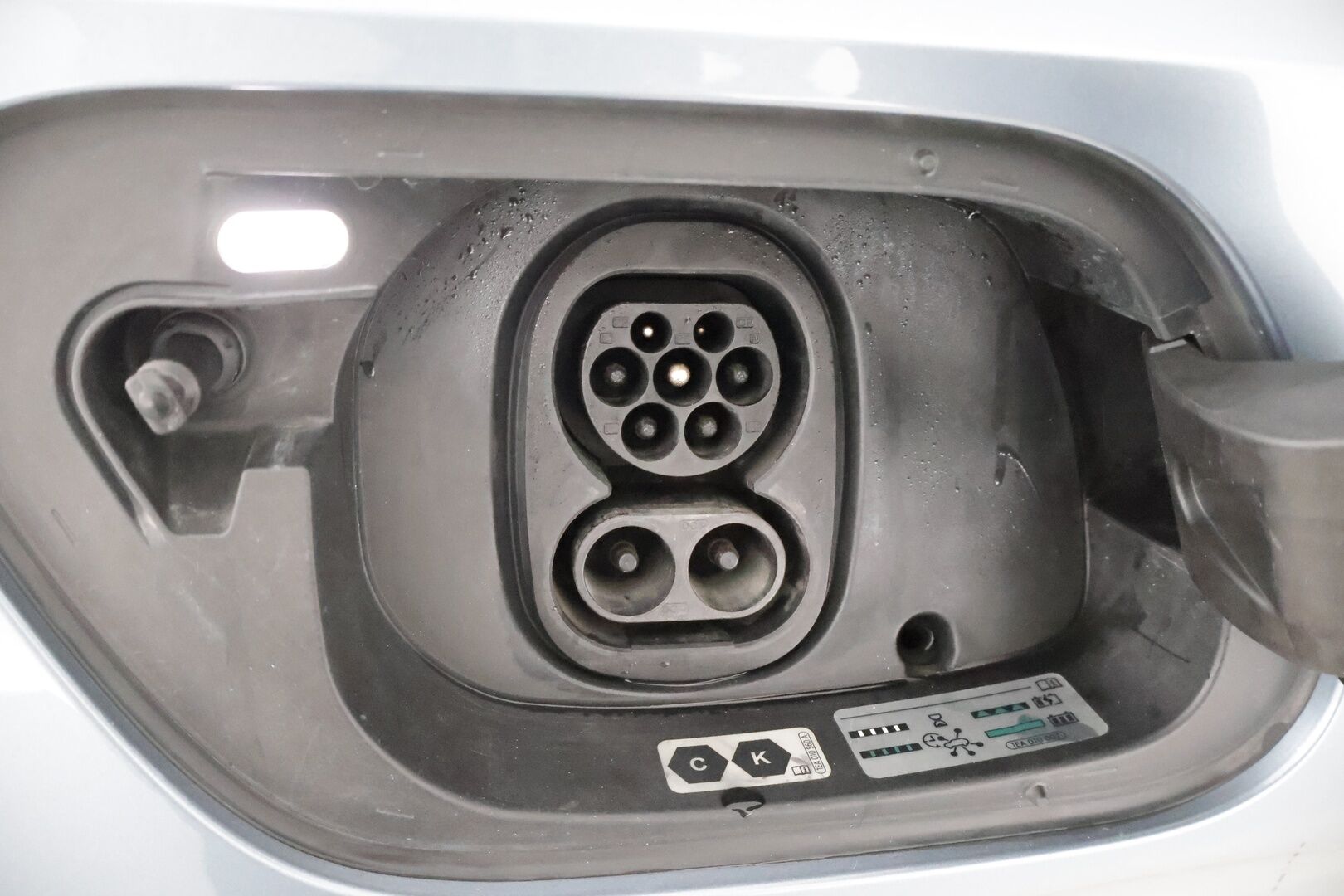 Volkswagen ID.4 2022 GTX Dual Motor AWD 77kWh *Lämpöpumppu / ACC / Vetokoukku / Navi / Matrix LED / Sporttinahat muistilla / Keyless / Kamera* - 3,99 % KORKOTARJOUS TÄHÄN AUTOON - Kahdet VW:n vanteet /  Lämpöpumpullinen / Neliveto