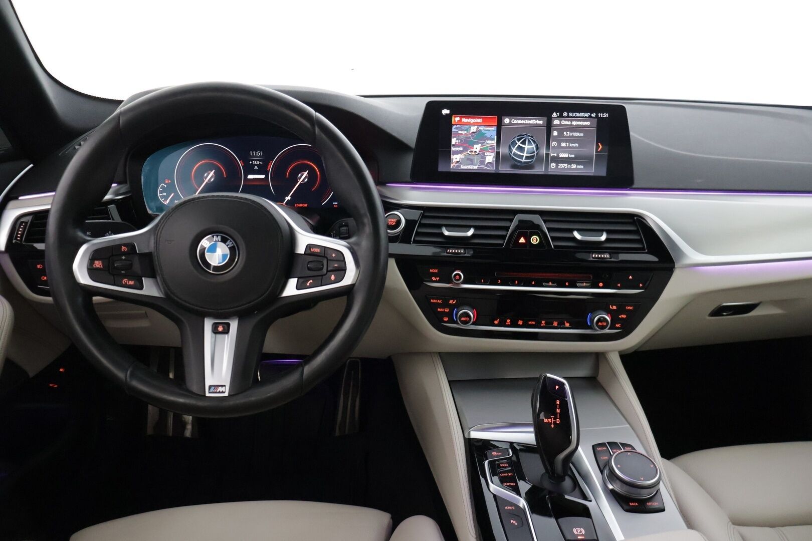 BMW 530 2019 G30 Sedan 530e A Charged Edition M Sport * Harman&Kardon / Dakota Nahat / P. Kamera / LED / Digimittaristo * - Vaaleat nahat / Kahdet renkaat aluvanteilla 