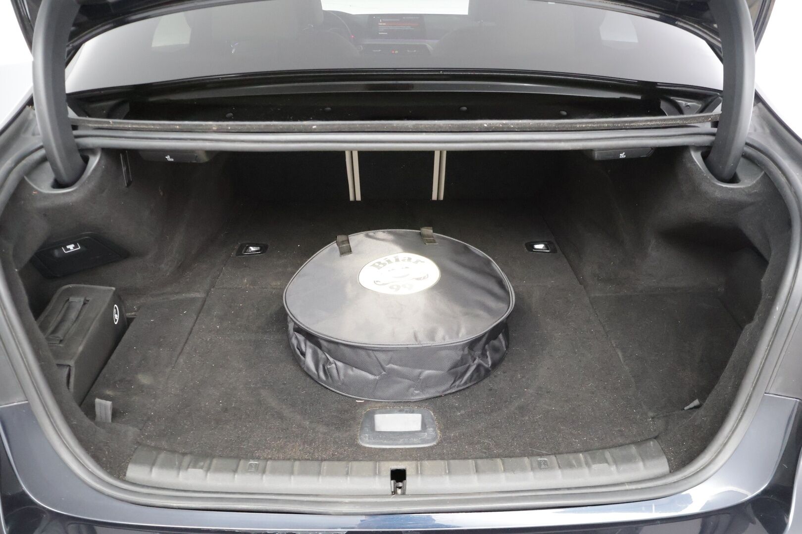 BMW 530 2019 G30 Sedan 530e A Charged Edition M Sport * Harman&Kardon / Dakota Nahat / P. Kamera / LED / Digimittaristo * - Vaaleat nahat / Kahdet renkaat aluvanteilla 