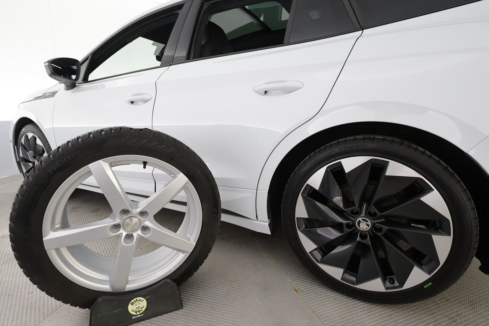 Skoda Enyaq 2022 80x 4x4 SportLine iV - | ACC | ILP | Koukku | Matrix-LED | Panorama | Muistipenkki | P.Kamera | Puolinahat | Keyless | Apple&Android |Suomi-auto | Kahdet Renkaat | Merkkihuollettu |