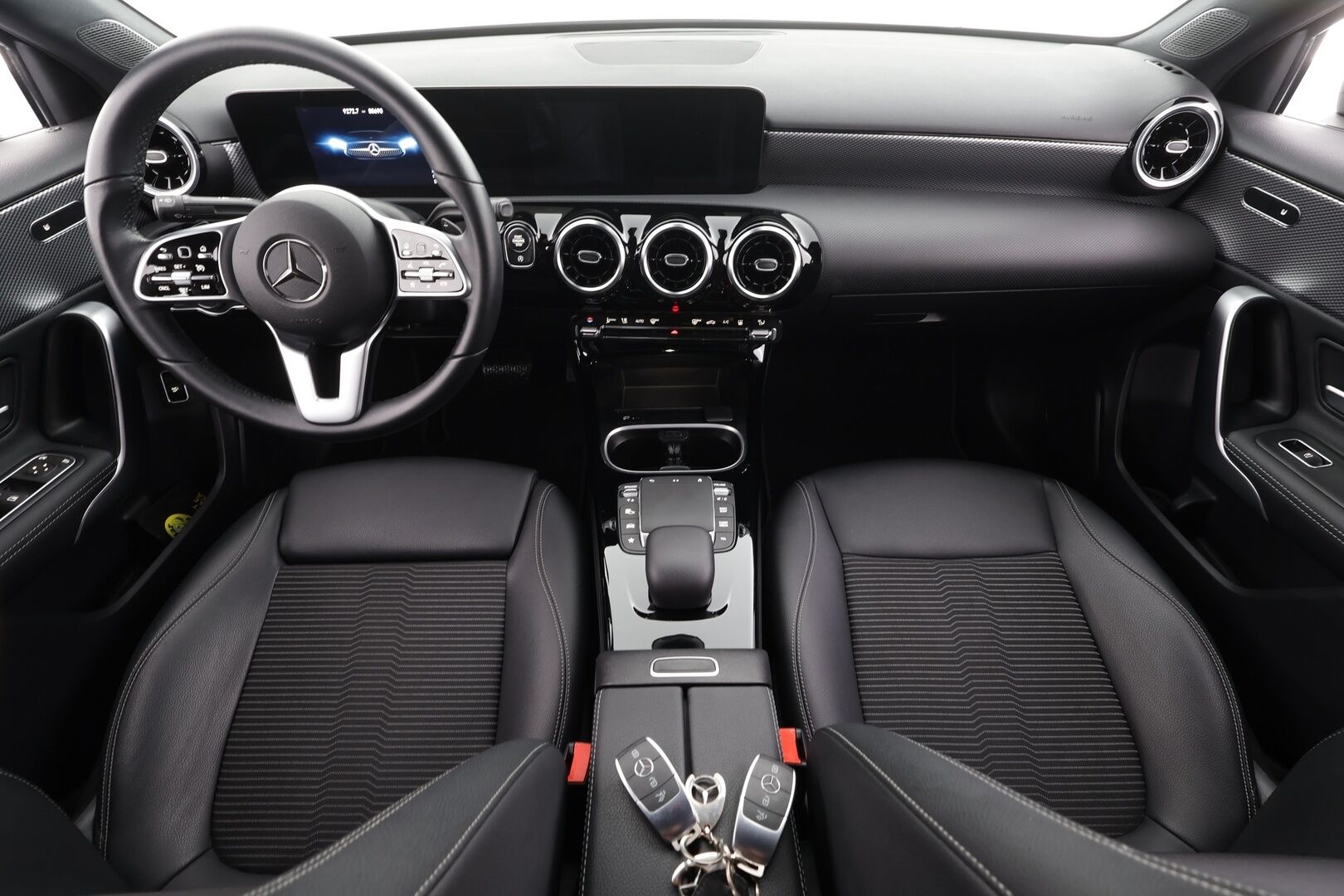 Mercedes-Benz A 2022 220 d 4MATIC A sedan Business * Vakkari / Webasto / P.kamera / LED / Puolinahat * - 1.Om Suomi-auto / Kahdet renkaat aluvanteilla - HULLU BLACKWEEK KORKOTARJOUS 2,49%