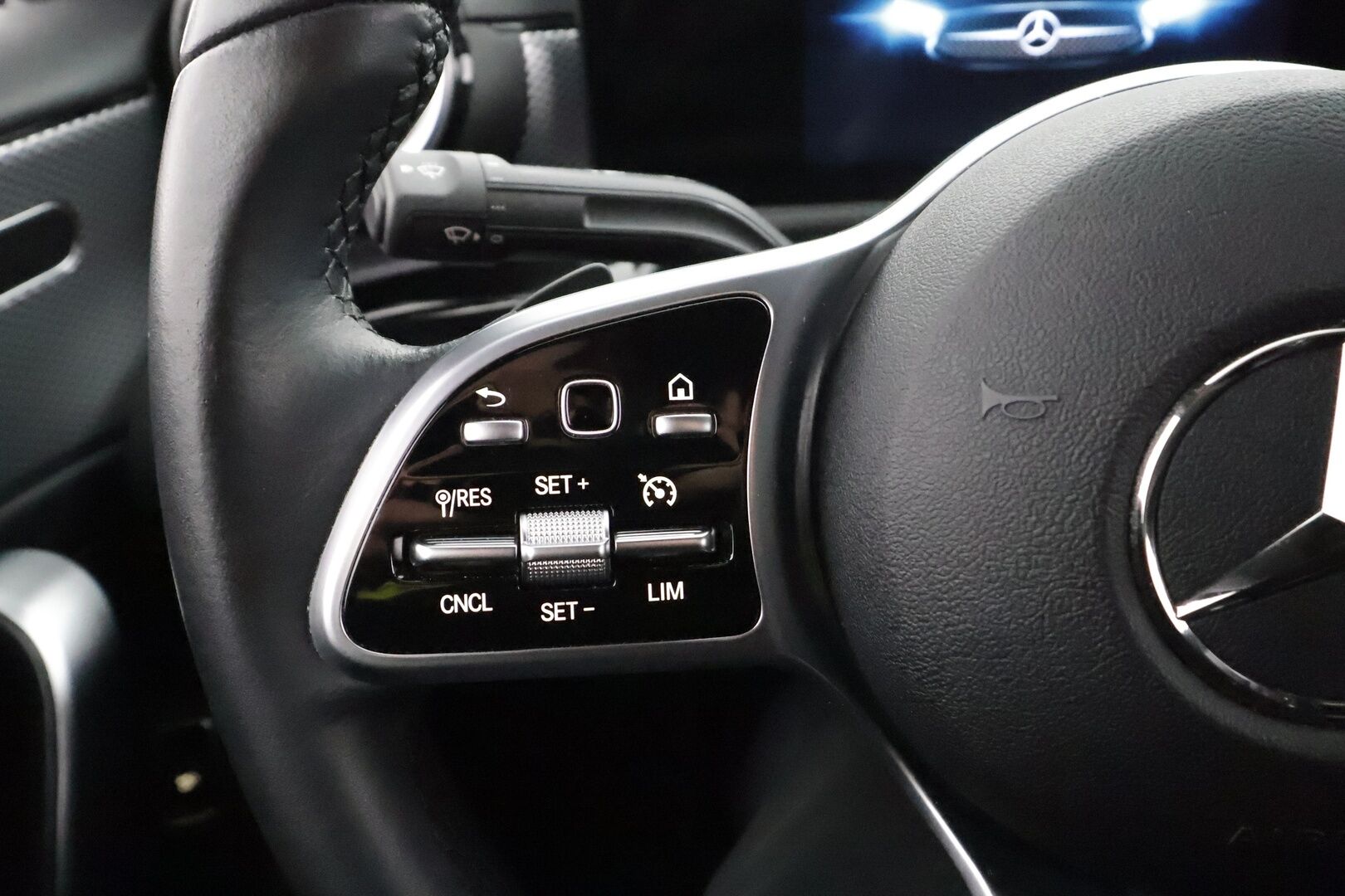 Mercedes-Benz A 2022 220 d 4MATIC A sedan Business * Vakkari / Webasto / P.kamera / LED / Puolinahat * - 1.Om Suomi-auto / Kahdet renkaat aluvanteilla - HULLU BLACKWEEK KORKOTARJOUS 2,49%