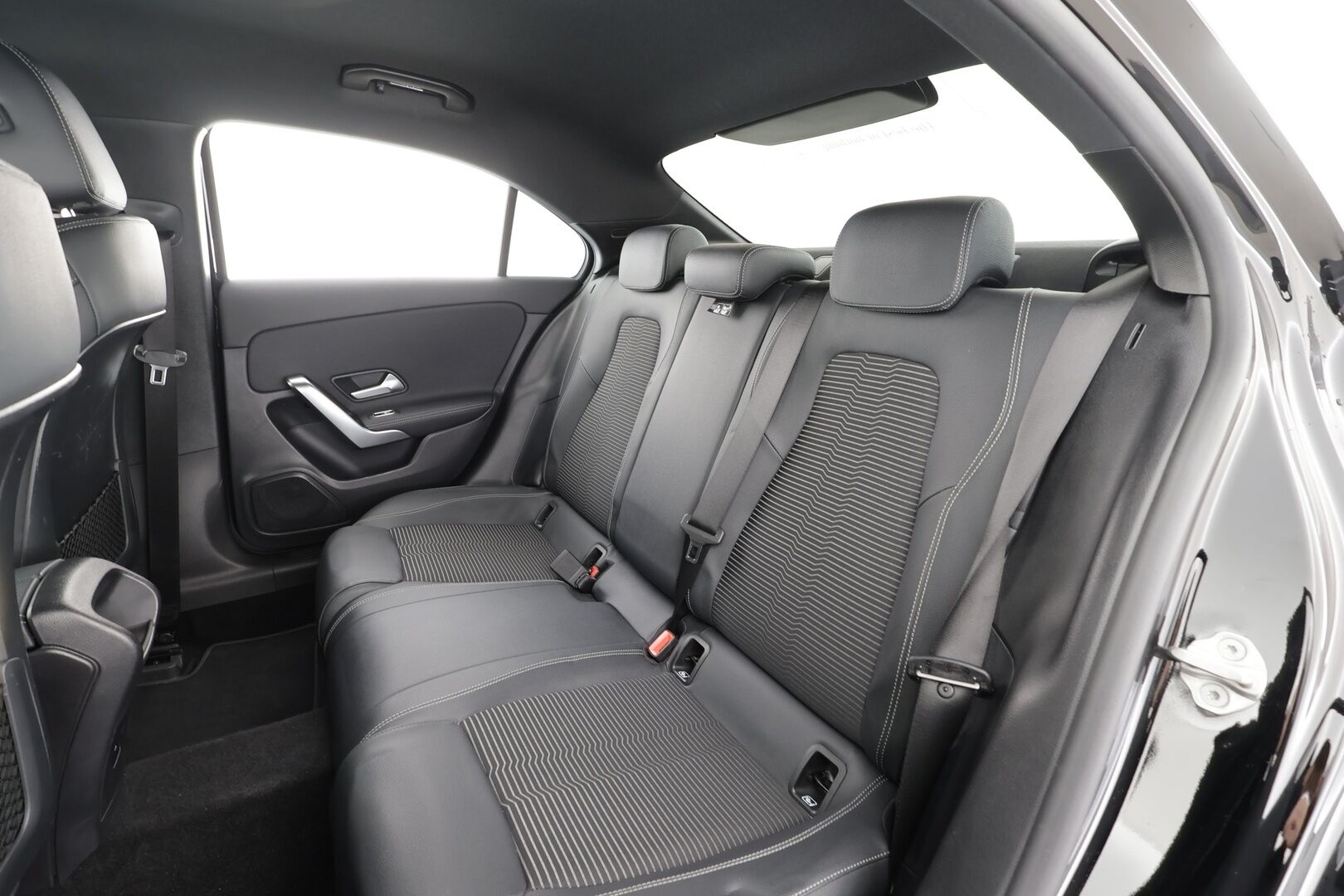 Mercedes-Benz A 2022 220 d 4MATIC A sedan Business * Vakkari / Webasto / P.kamera / LED / Puolinahat * - 1.Om Suomi-auto / Kahdet renkaat aluvanteilla - HULLU BLACKWEEK KORKOTARJOUS 2,49%