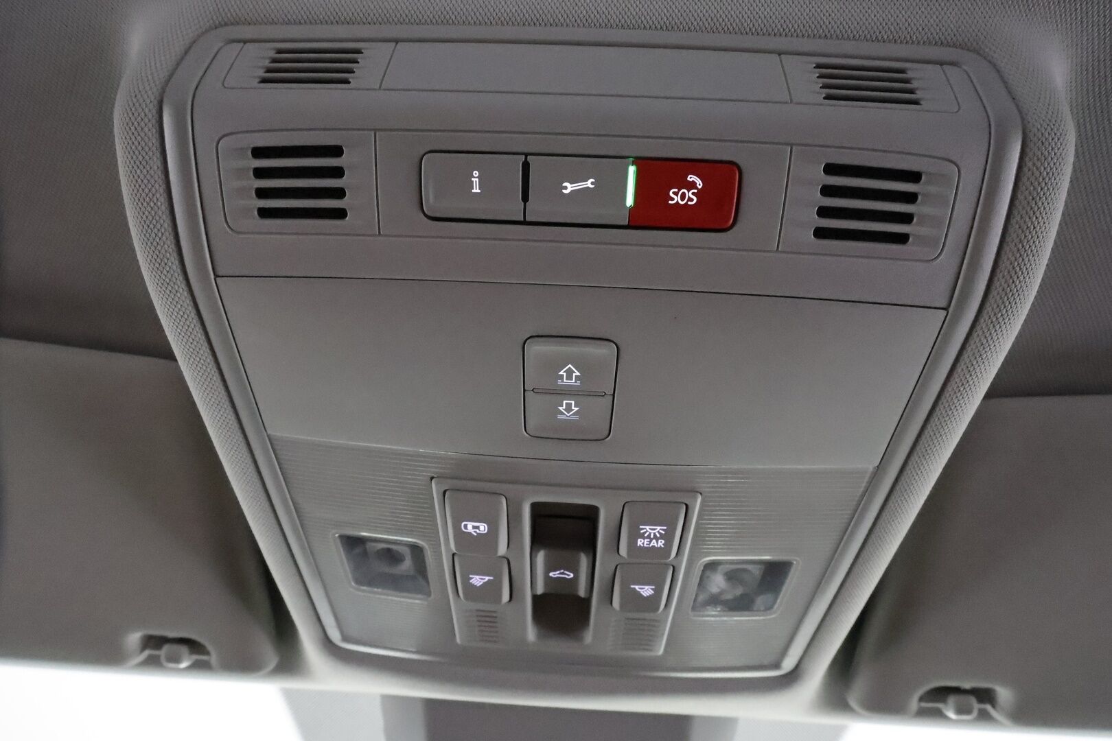 Skoda Kodiaq 2022 2.0 TDI 150 4x4 L&K DSG **Panorama / 360° / Webasto / Koukku / Adapt.Vakkari / Matrix-LED / Ilmastoidut Muistipenkit** - 3,99 % KORKOTARJOUS TÄHÄN AUTOON - 1-om Suomi-auto / Kahdet Renkaat / Huippu Varusteet!