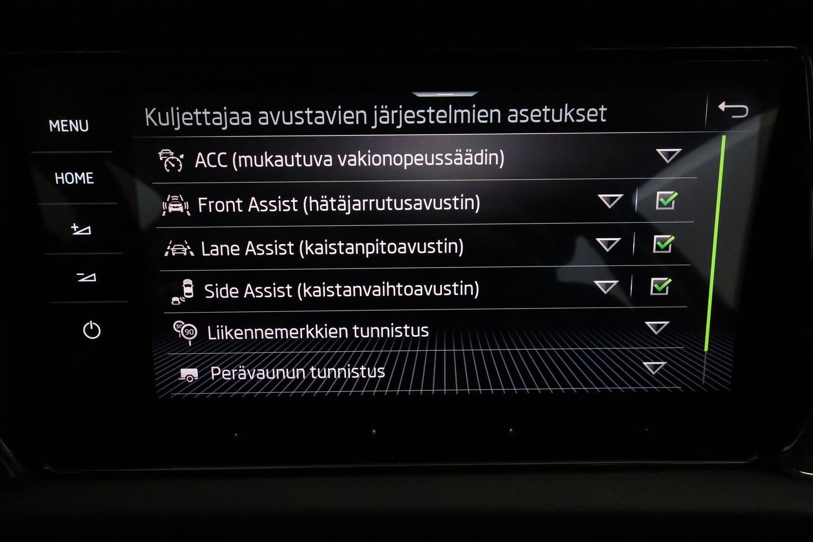 Skoda Kodiaq 2022 2.0 TDI 150 4x4 L&K DSG **Panorama / 360° / Webasto / Koukku / Adapt.Vakkari / Matrix-LED / Ilmastoidut Muistipenkit** - 3,99 % KORKOTARJOUS TÄHÄN AUTOON - 1-om Suomi-auto / Kahdet Renkaat / Huippu Varusteet!