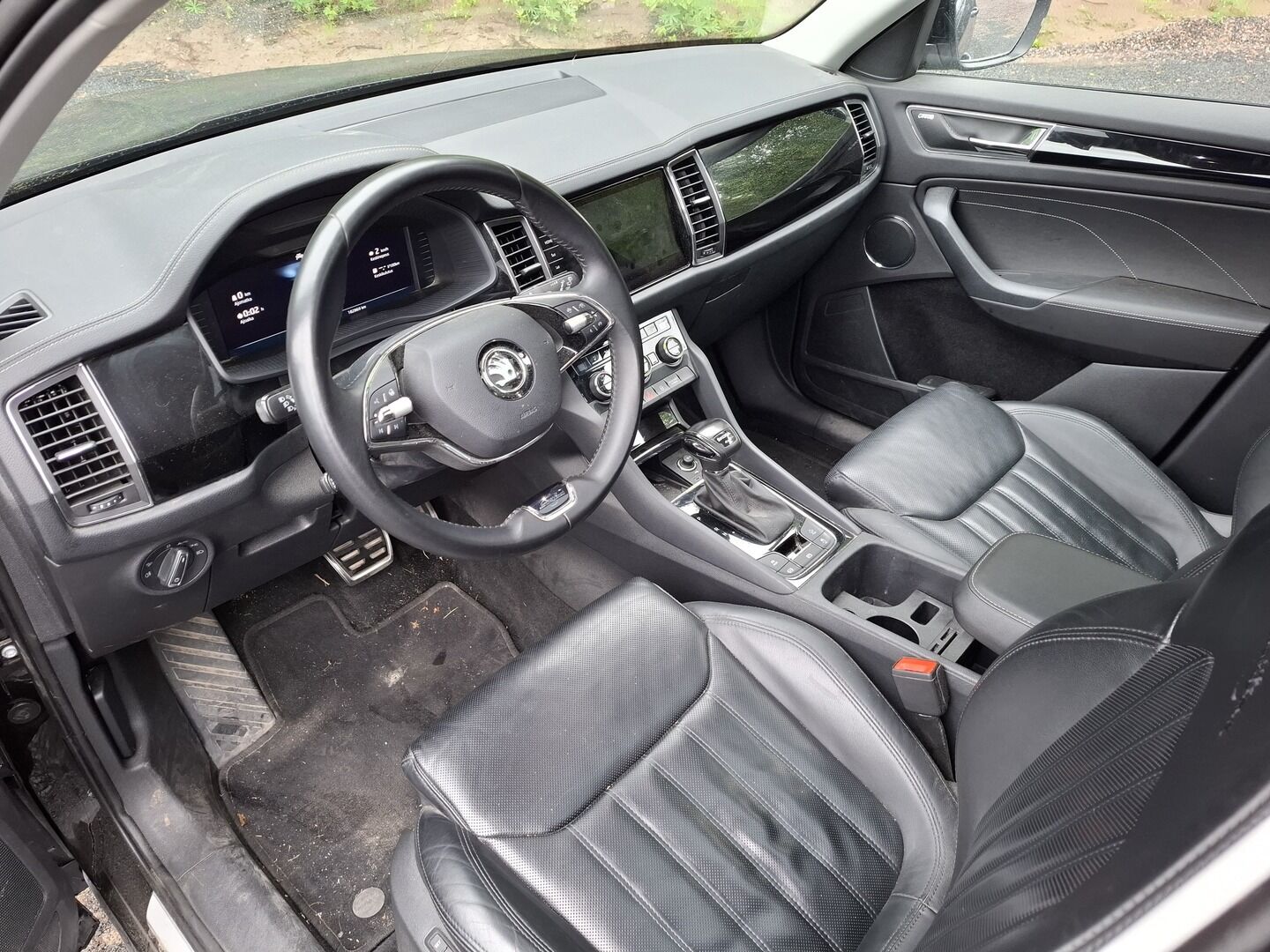 Skoda Kodiaq 2022 2.0 TDI 150 4x4 L&K DSG Autom. / Huippuvarusteet / ACC / Webasto / Vetokoukku / TULOSSA - 3,99 % KORKOTARJOUS TÄHÄN AUTOON - 