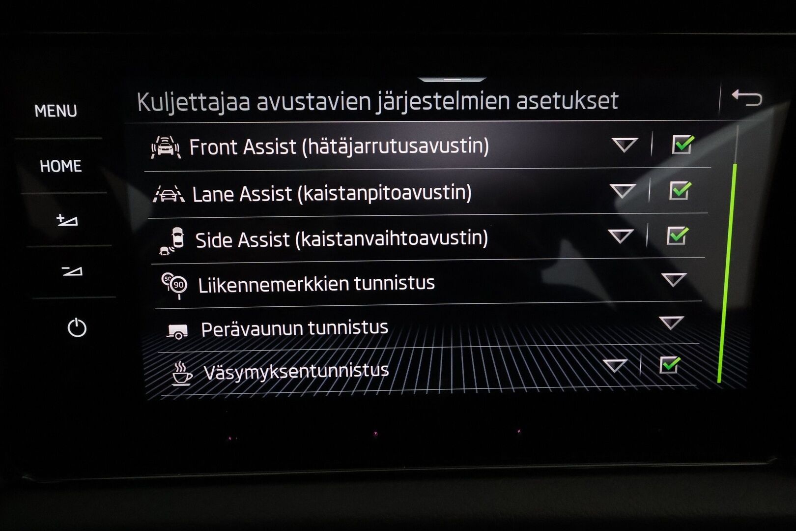Skoda Kodiaq 2022 2.0 TDI 150 4x4 L&K DSG **Panorama / 360° / Webasto / Koukku / Adapt.Vakkari / Matrix-LED / Ilmastoidut Muistipenkit** - 3,99 % KORKOTARJOUS TÄHÄN AUTOON - 1-om Suomi-auto / Kahdet Renkaat / Huippu Varusteet!