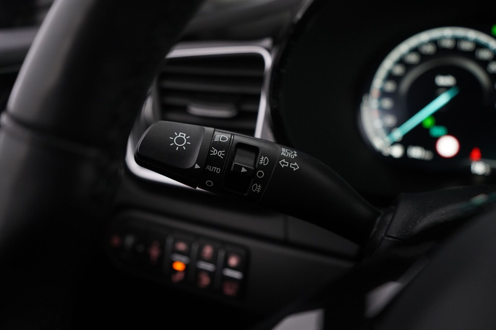 Kia XCeed 2021 1.6 GDI Plug-In Hybrid Advanced Plus - Ilmastoidut Etuistuimet / Muistipenkki / Lasikattoluukku / ACC / Peruutuskamera / Keyless - HULLU BLACKWEEK KORKOTARJOUS 2,49%