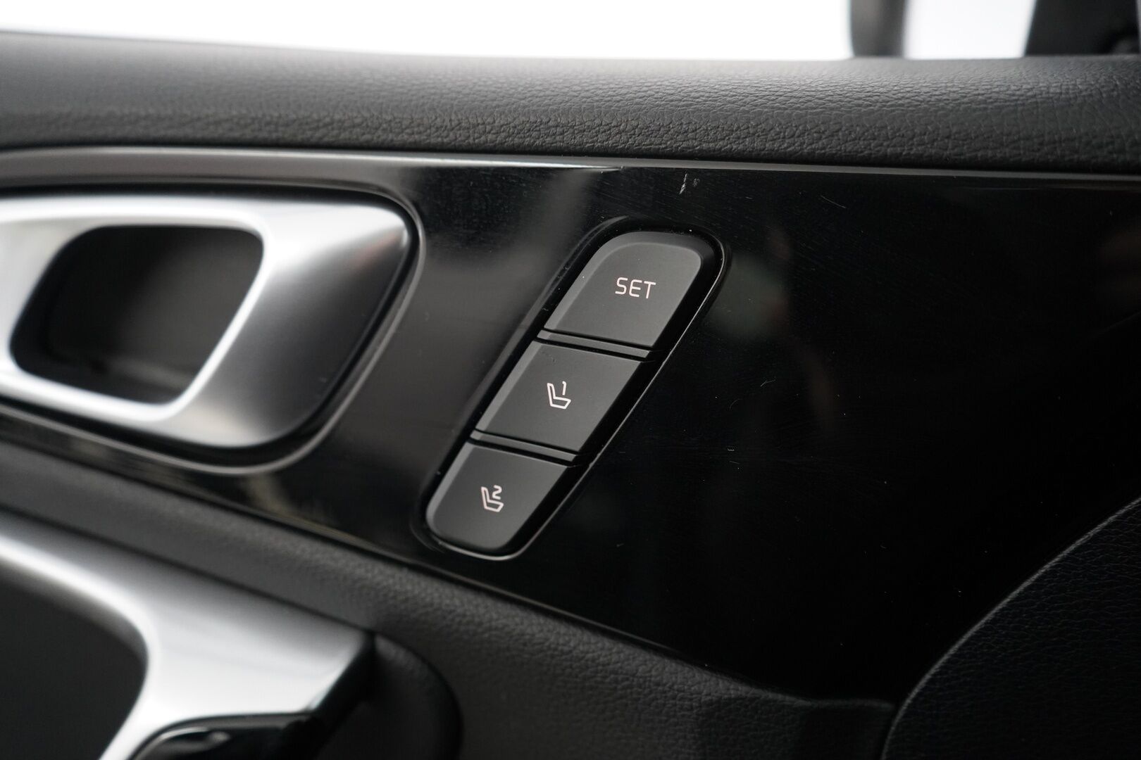 Kia XCeed 2021 1.6 GDI Plug-In Hybrid Advanced Plus - Ilmastoidut Etuistuimet / Muistipenkki / Lasikattoluukku / ACC / Peruutuskamera / Keyless - HULLU BLACKWEEK KORKOTARJOUS 2,49%