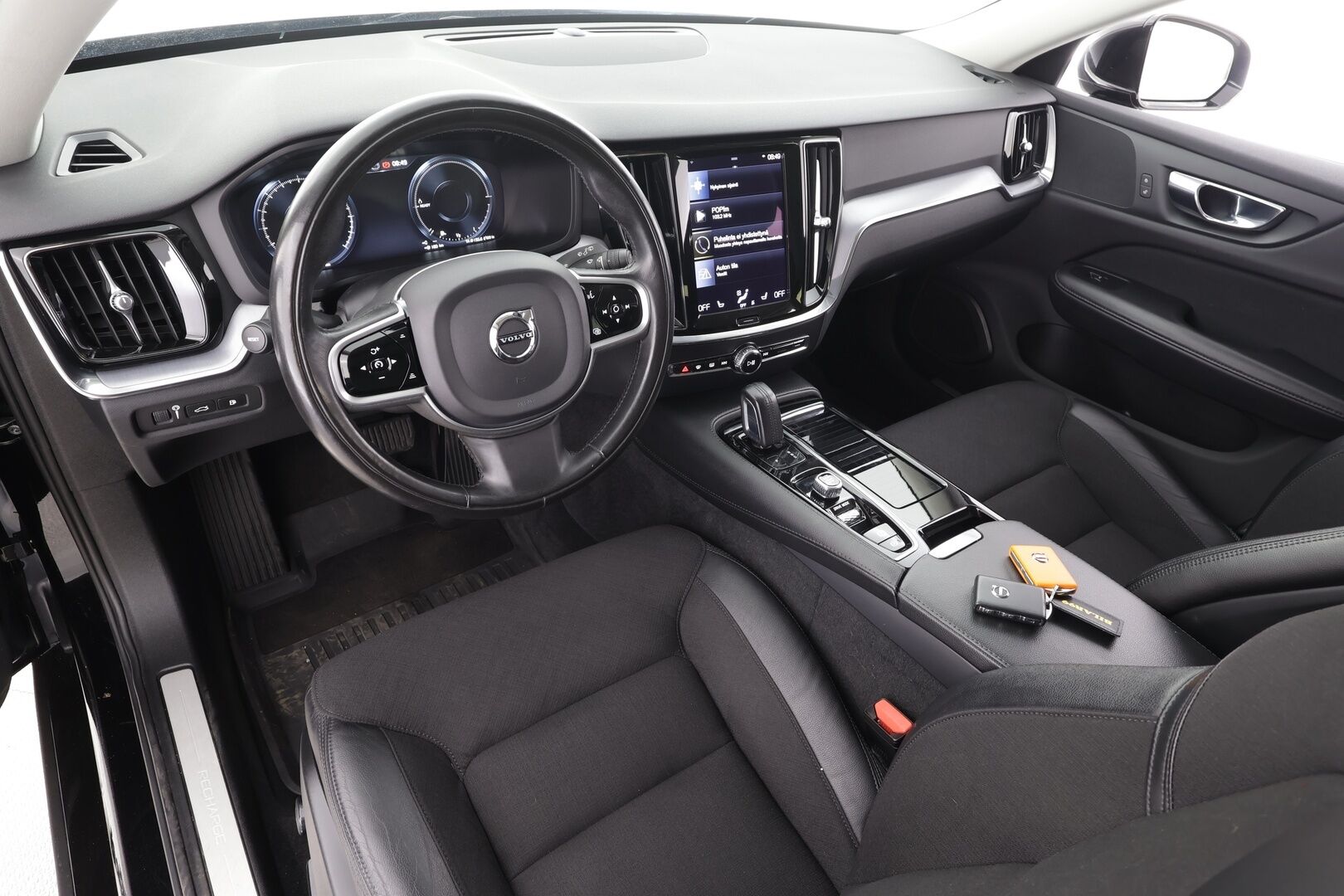 Volvo V60 2021 T6 TwE AWD Inscription Expression aut - | ACC | Koukku | Webasto | Full-LED | Osasähköt | High Performance audio | Puolinahat | P.Kamera | Keyless | Apple&Android | Kahdet Renkaat |