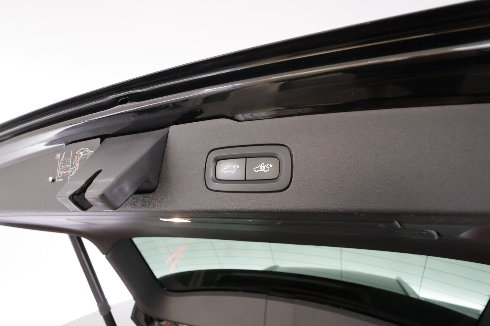 Volvo V60 2021 T6 TwE AWD Inscription Expression aut - | ACC | Koukku | Webasto | Full-LED | Osasähköt | High Performance audio | Puolinahat | P.Kamera | Keyless | Apple&Android | Kahdet Renkaat |